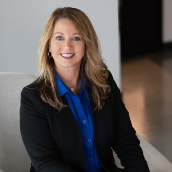 Portrait of Cindy Patzner, Realtor.